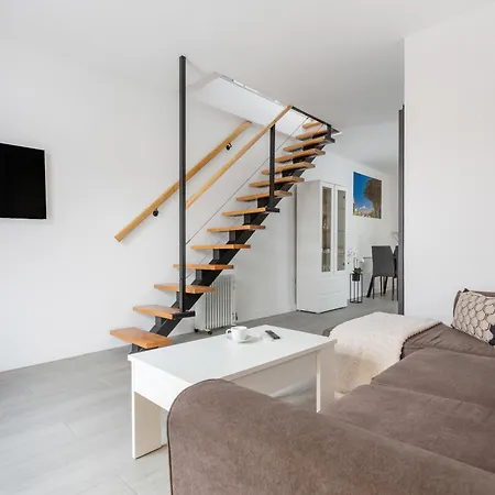 Stevier Semesterbostad